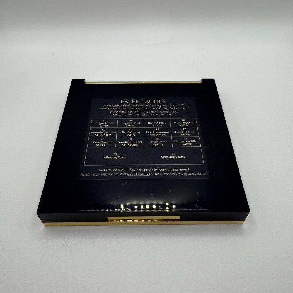 Estée Lauder Pure Color 12 Eyeshadows & 2 Blushes - Picture 3 of 3